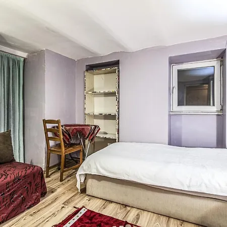 Апартаменты Cozy With Backyard In Sisli *